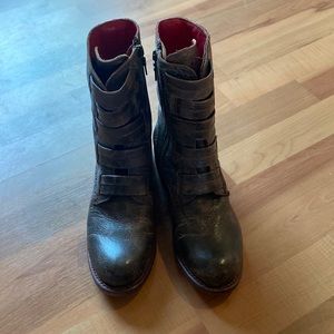 Gorgeous bed Stu catty bootie, 7.5. Excellent condition